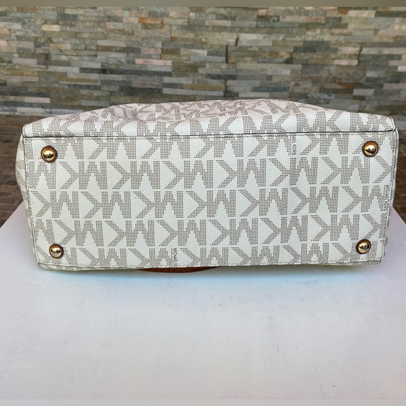 Michael kors satchel - Picture 7 of 10